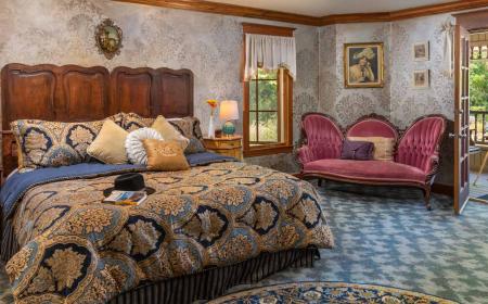 Eureka Springs Hotel Suite AT Angel at Rose Hall Hotel - The Gabriel Suite