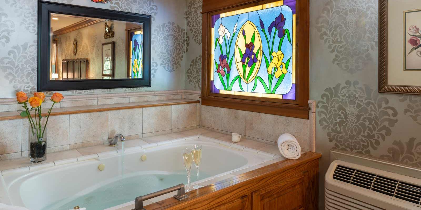 Eureka Springs Hotel Suite With Jetted Tub At Angel at Rose Hall